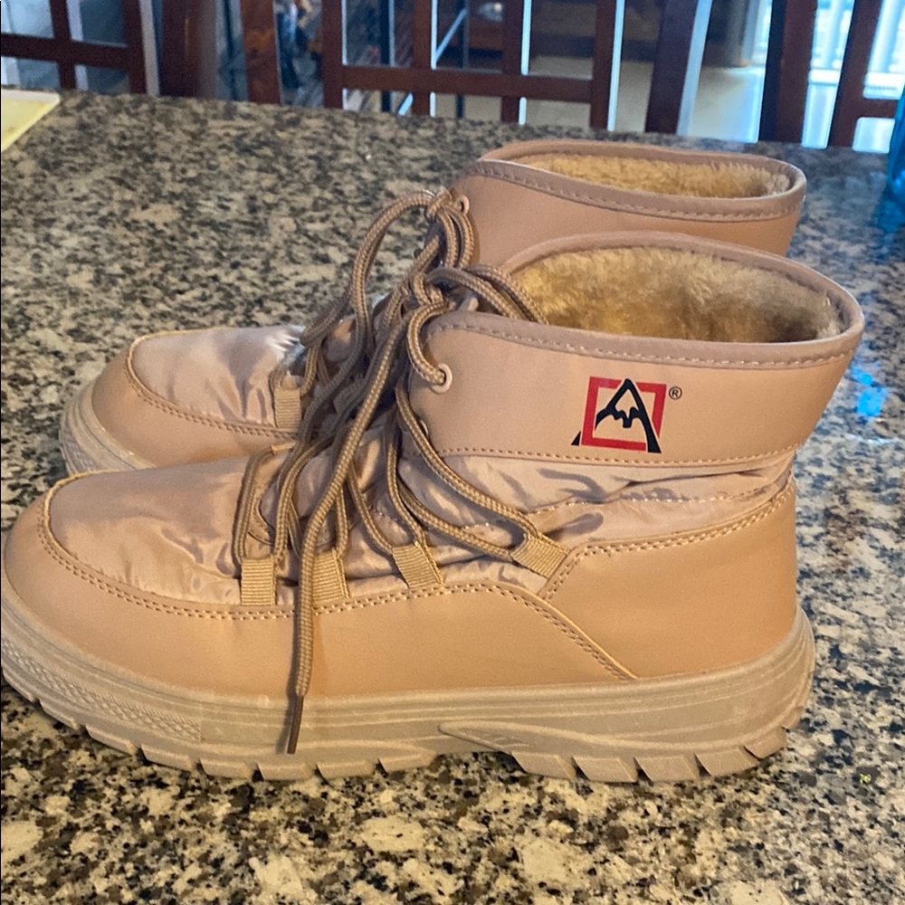 Avalanche Women's Winter Boots - Tan